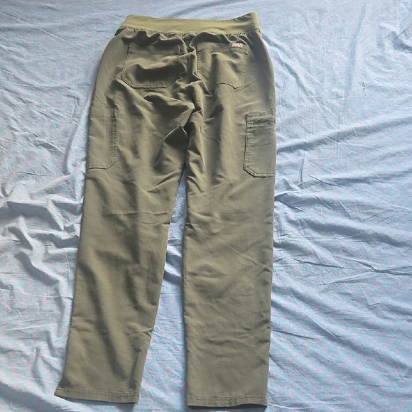 FIGS Green Scrub Bottoms - Picture 2 of 2